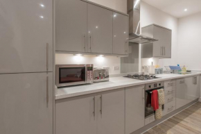 Haymarket Spacious 3 Bedroom Street Level